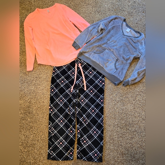 Fleece Pajama Bundle, Size XL & L - Picture 3 of 8